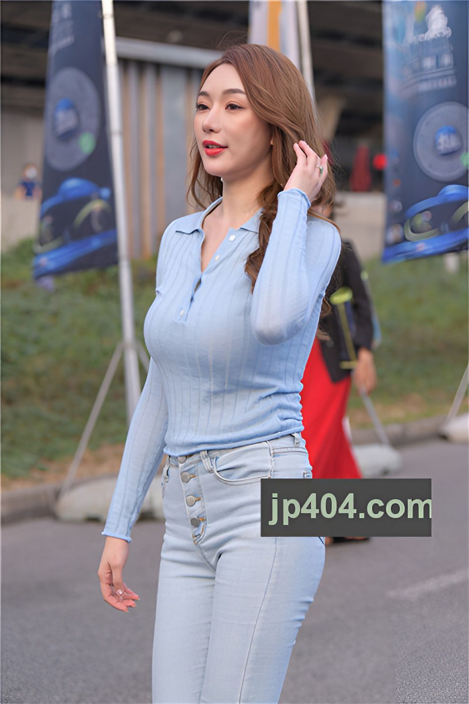 （套图）蓝色牛仔裤美女(79P)[1.77G/JPG]