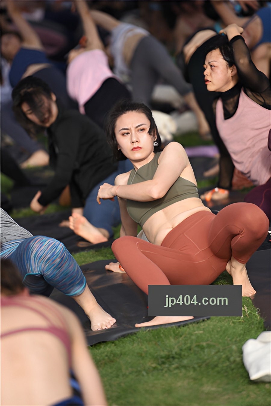 （套图）练瑜伽的极品好身材(63P)[872M/JPG]