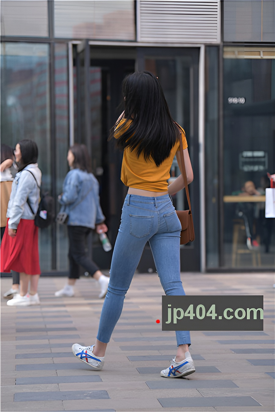 （套图）紧身牛仔裤小美女(85P)[1.01G/JPG]