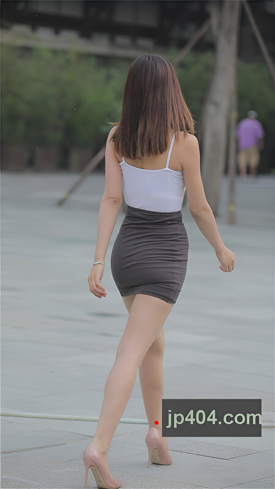 （视频）蜜桃包臀裙美女[809M/MP4]