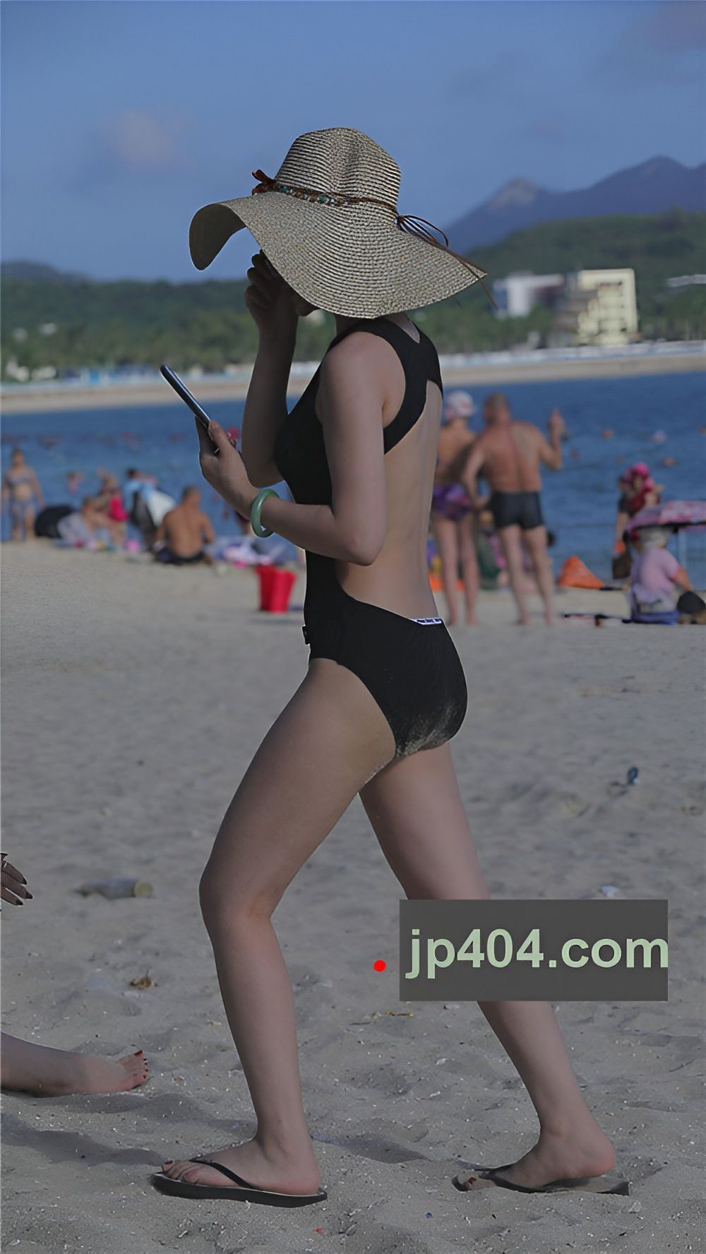 黑色比基尼妹子[1.65G/MP4]
