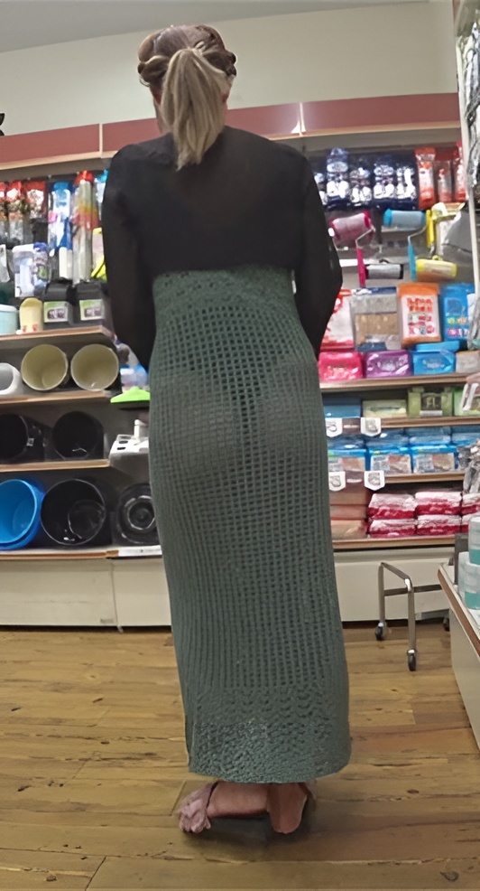 镂空针织裙性感美女[1.44G/MP4]