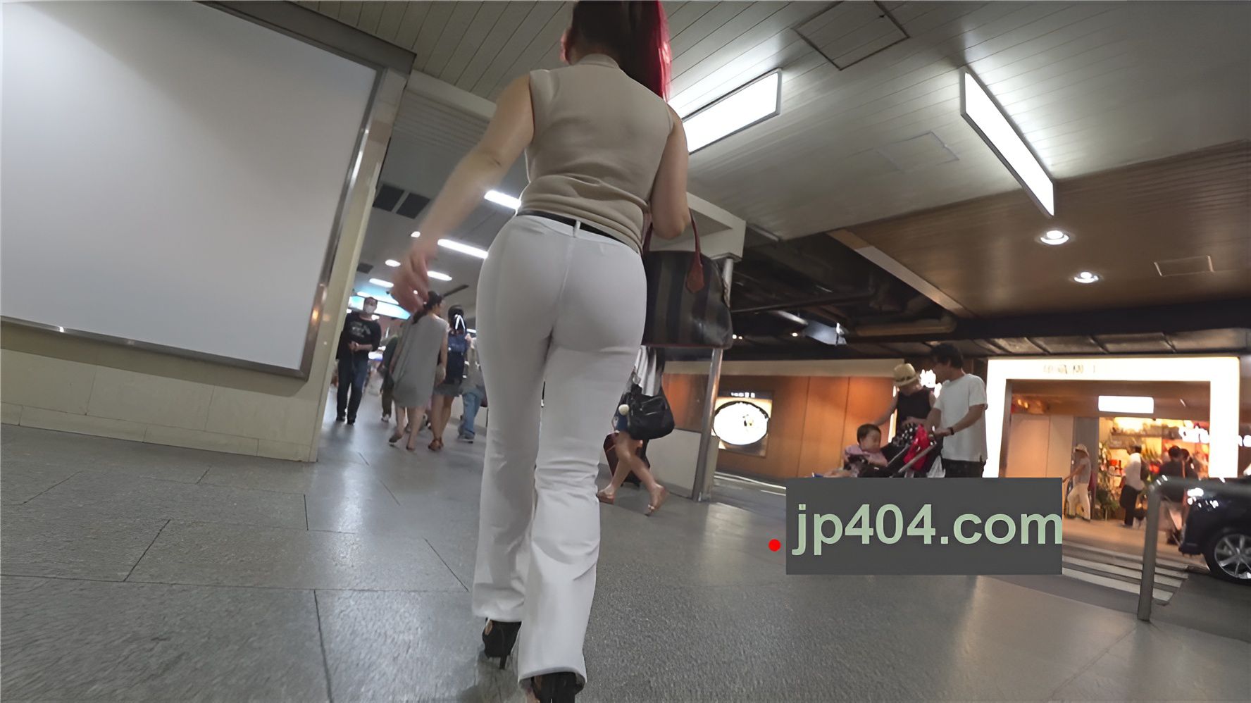 白色紧身饱满圆润[1.4G/MP4]