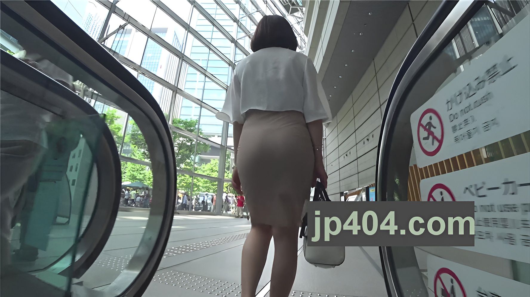 紧身包臀裙丰腴美眉[1.19G/MP4]