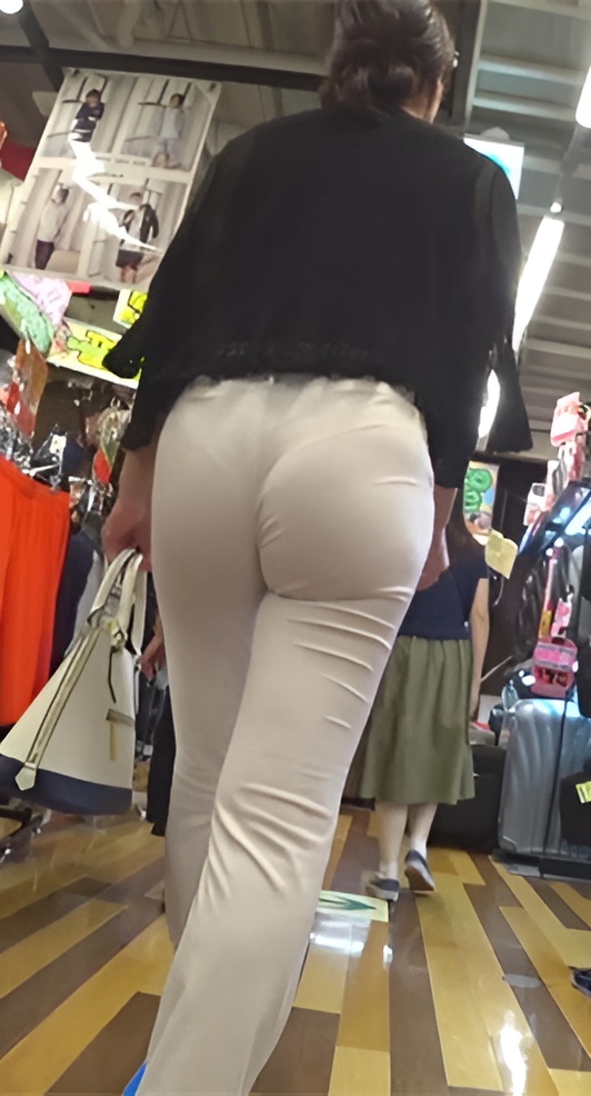 紧身白裤高跟长腿[1.31G/MP4]