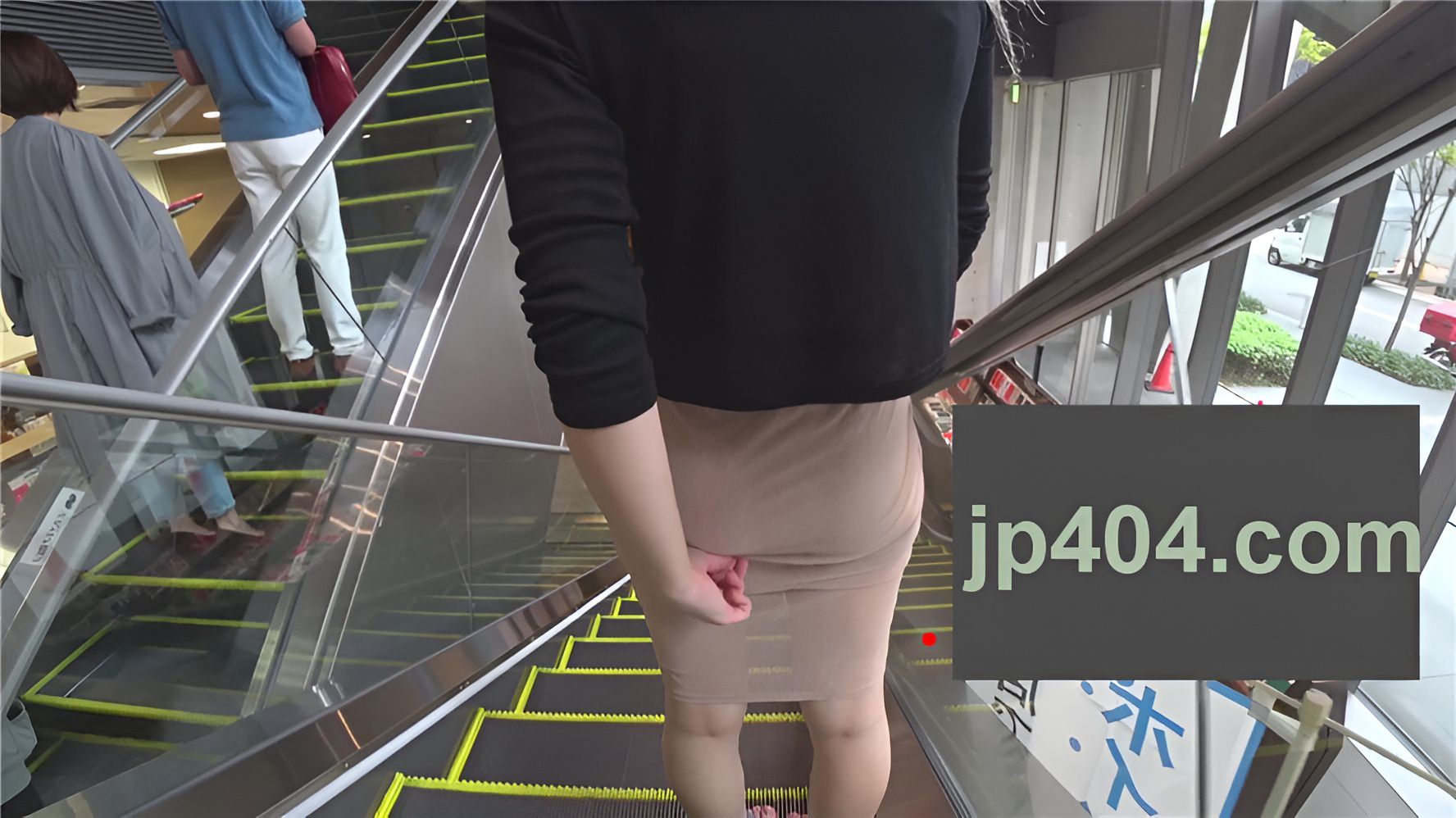 长裙小姐姐[665M/MP4]