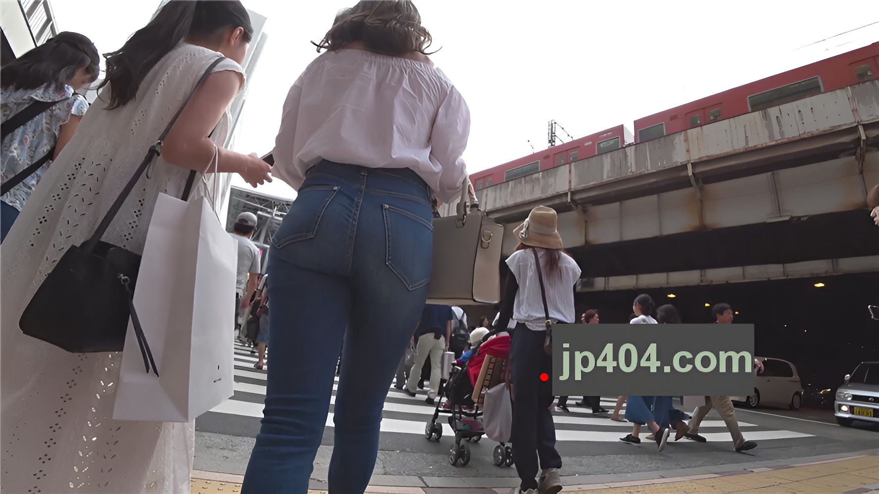 紧身牛仔裤小姐姐[889M/MP4]