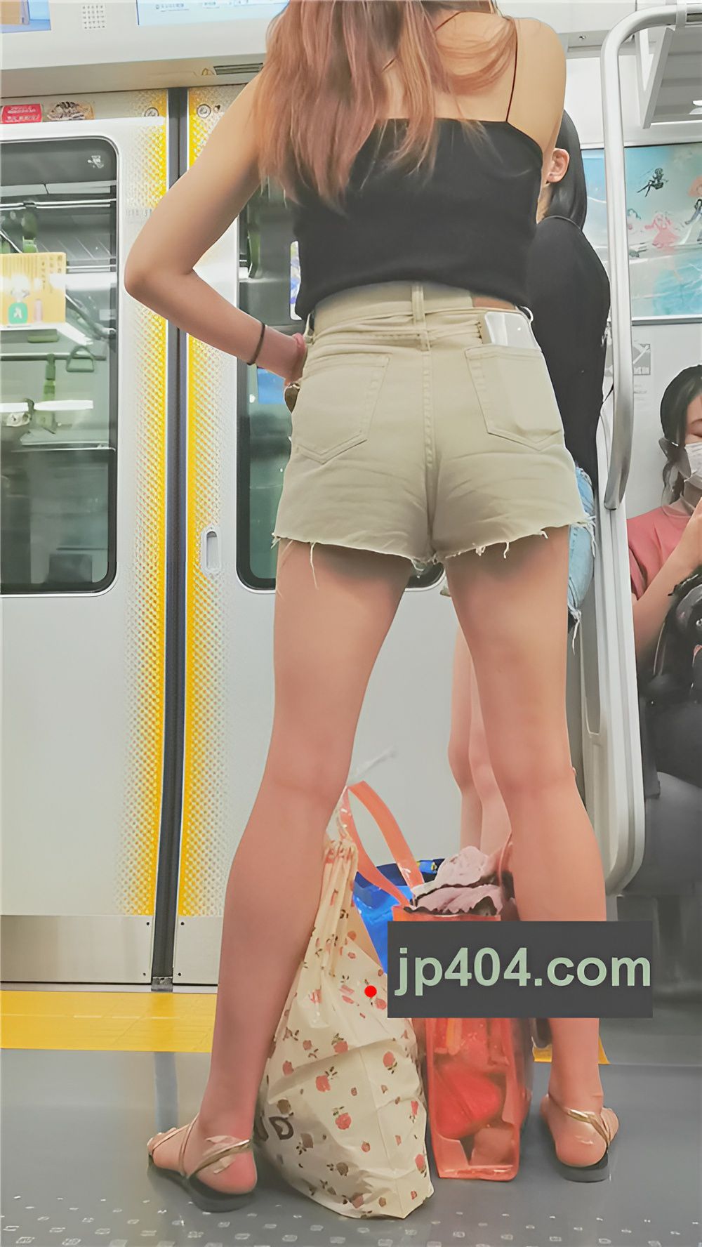 极品身材牛仔热裤长腿妹子[543M/MP4]