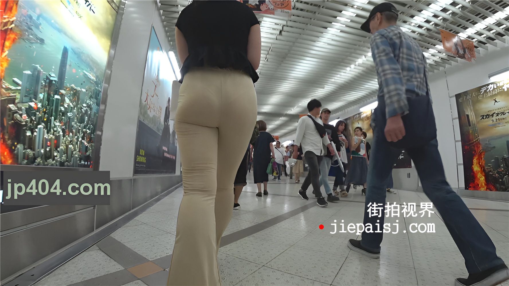 米色喇叭长裤性感大长腿丰屯[1.44G/MP4]