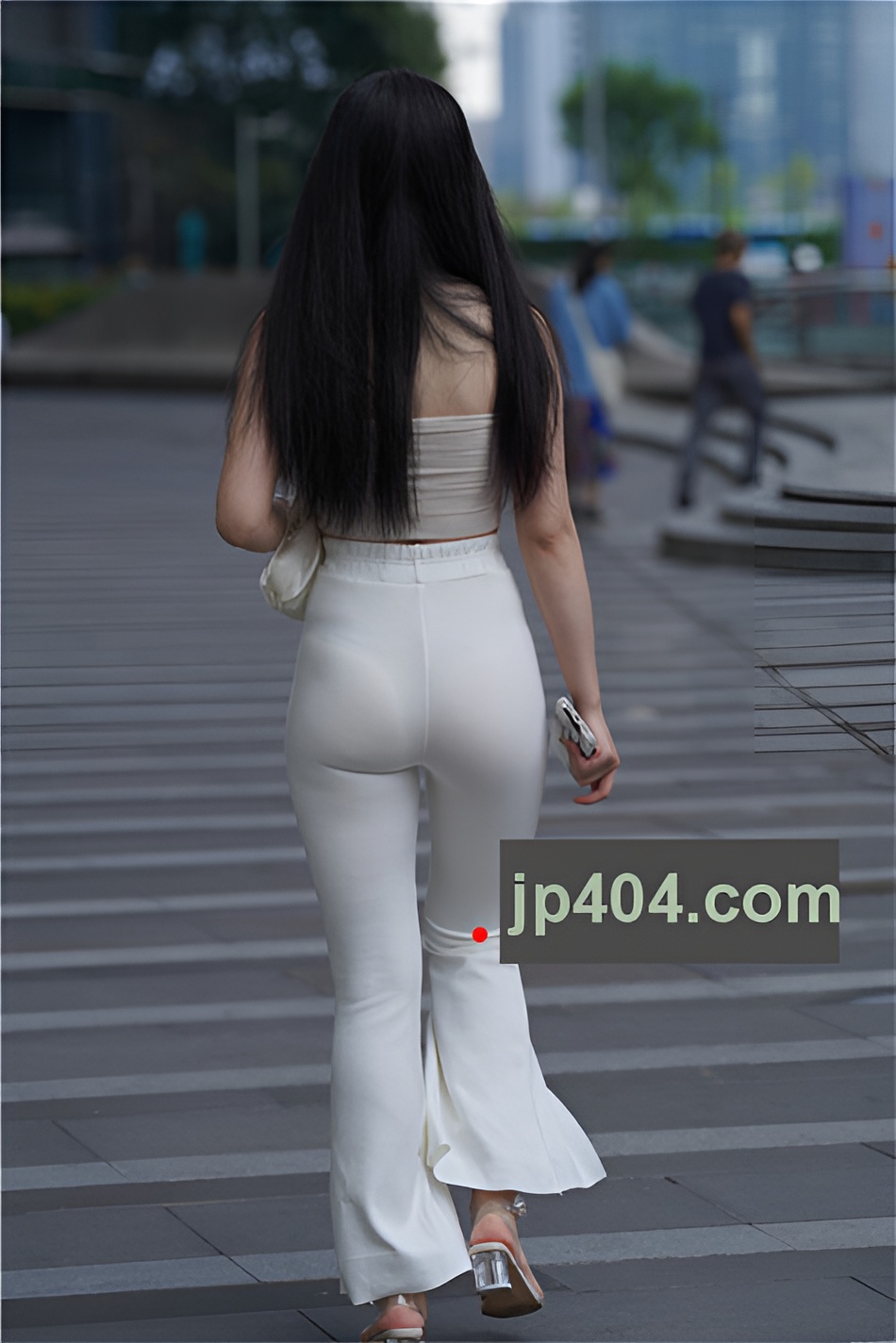 （套图）高腰紧身白裤小姐姐 (536P)[10.97G/JPG]