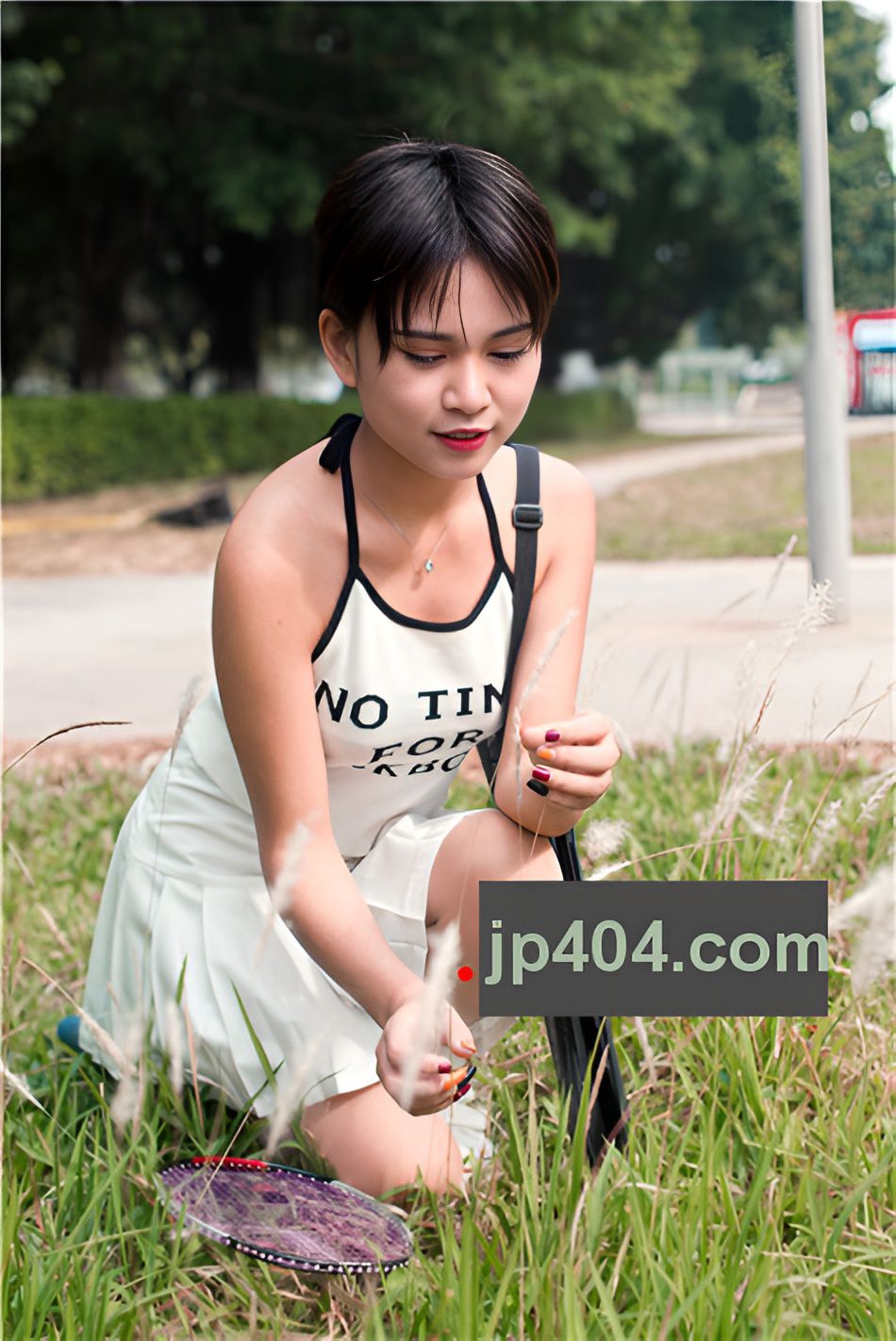 短发白裙妹子【套图+视频】