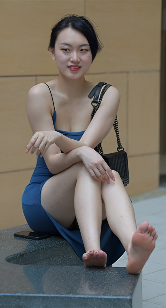 （视频）蓝色包臀裙美女[7.9G/MP4]