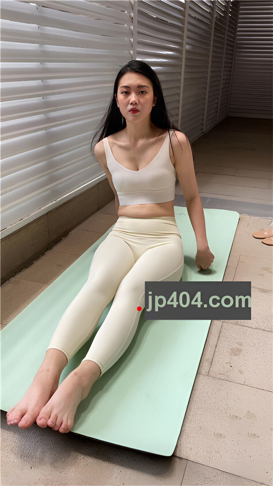 （视频）浅黄瑜伽裤美女[9.05G/MP4]