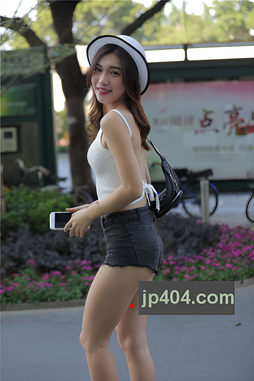 热裤美女点亮我的心 【套图+视频】