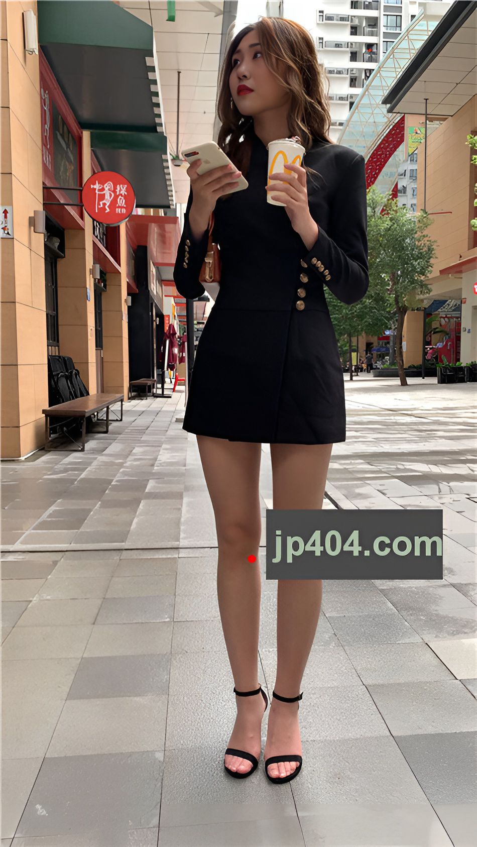 （视频）美腿美女 [8.31G/MP4]