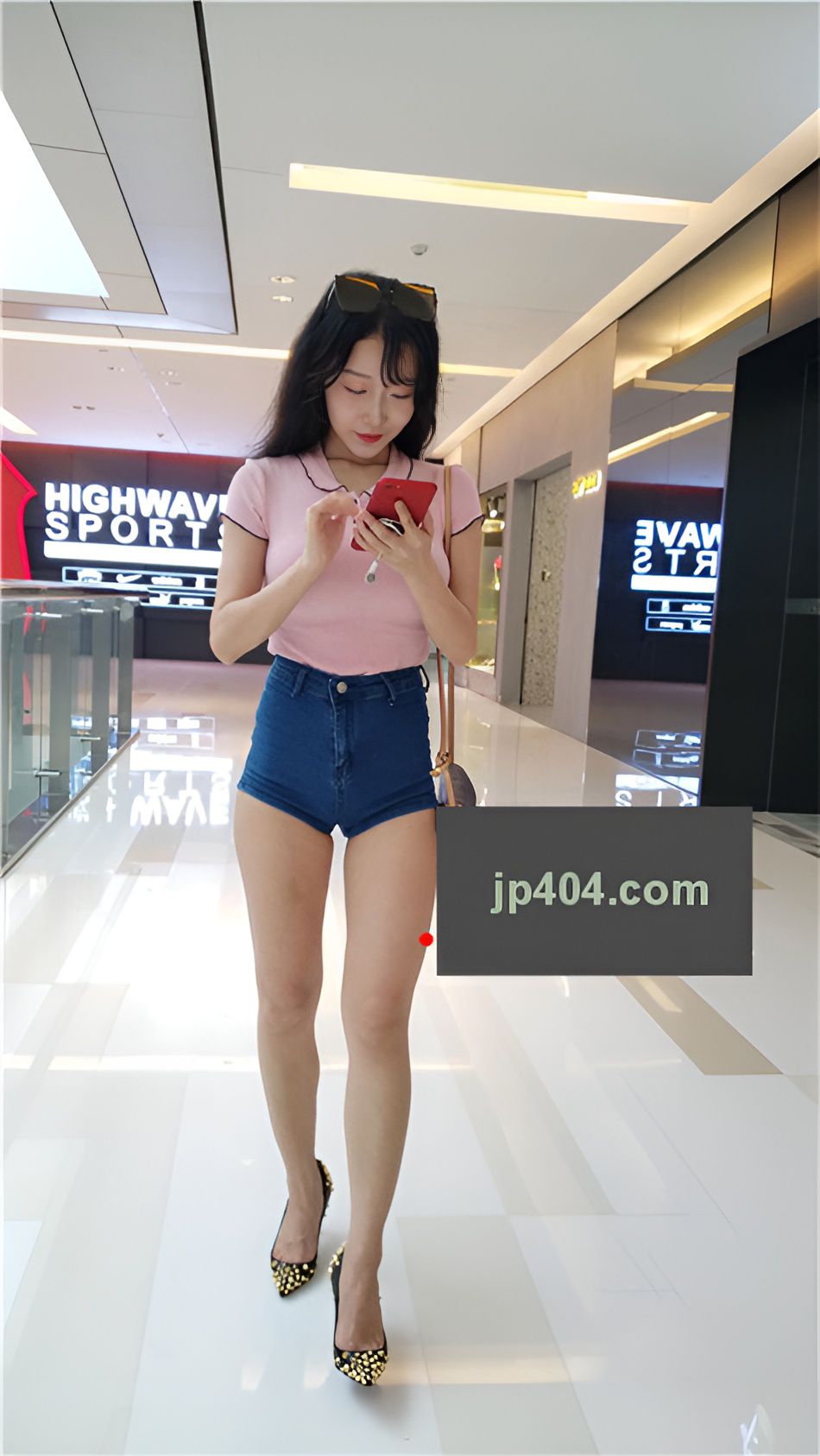 （视频）热裤美女 [4.53G/MP4]