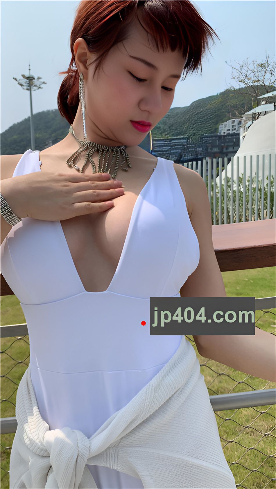 （视频）白色连体比基尼美眉[5.93G/MP4]