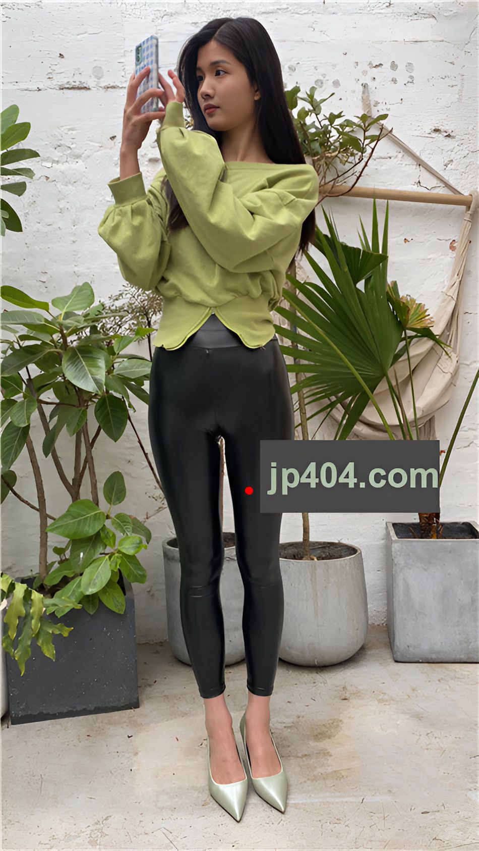 （视频）皮裤-绿衣女孩 [8.07G/MP4]