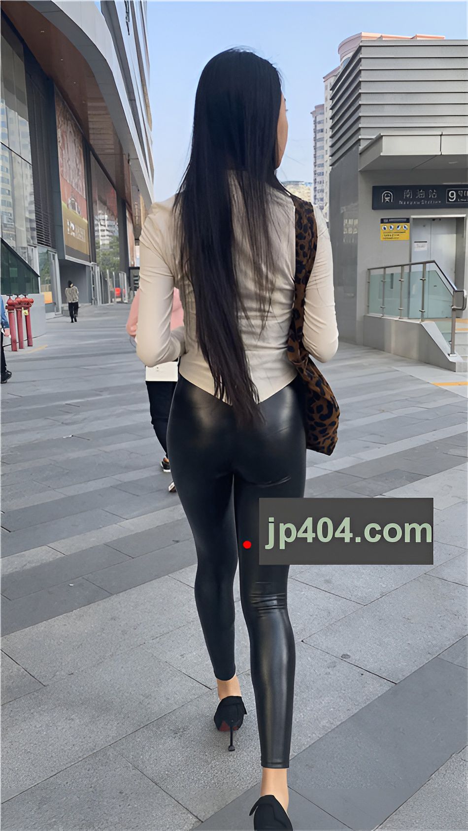 （视频）皮裤 | 一步之遥[12.09G/MP4]