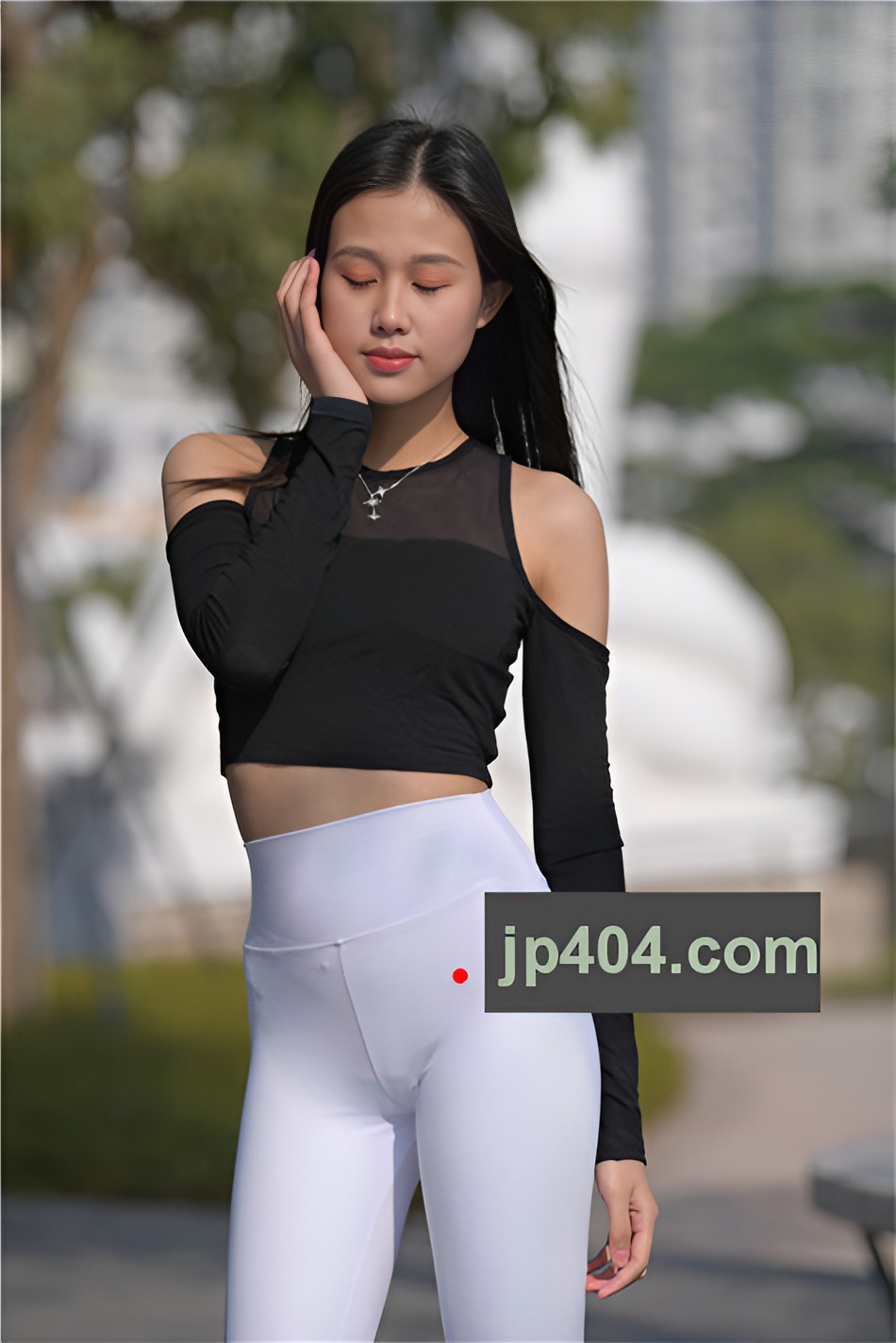 （套图一）紧身白裤女孩(324P)[5.8G/JPG]