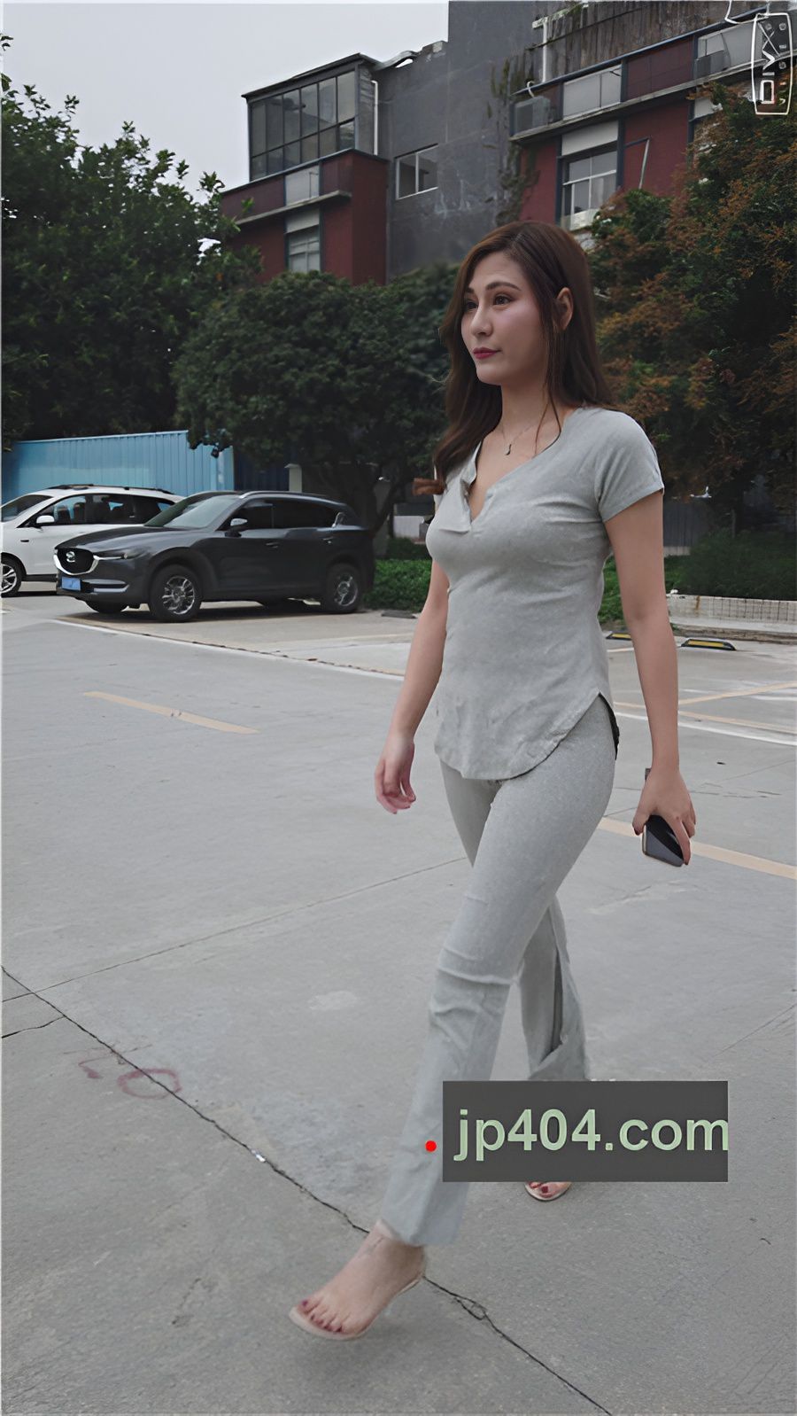 （视频）灰色套装美女[7.88G/MP4]