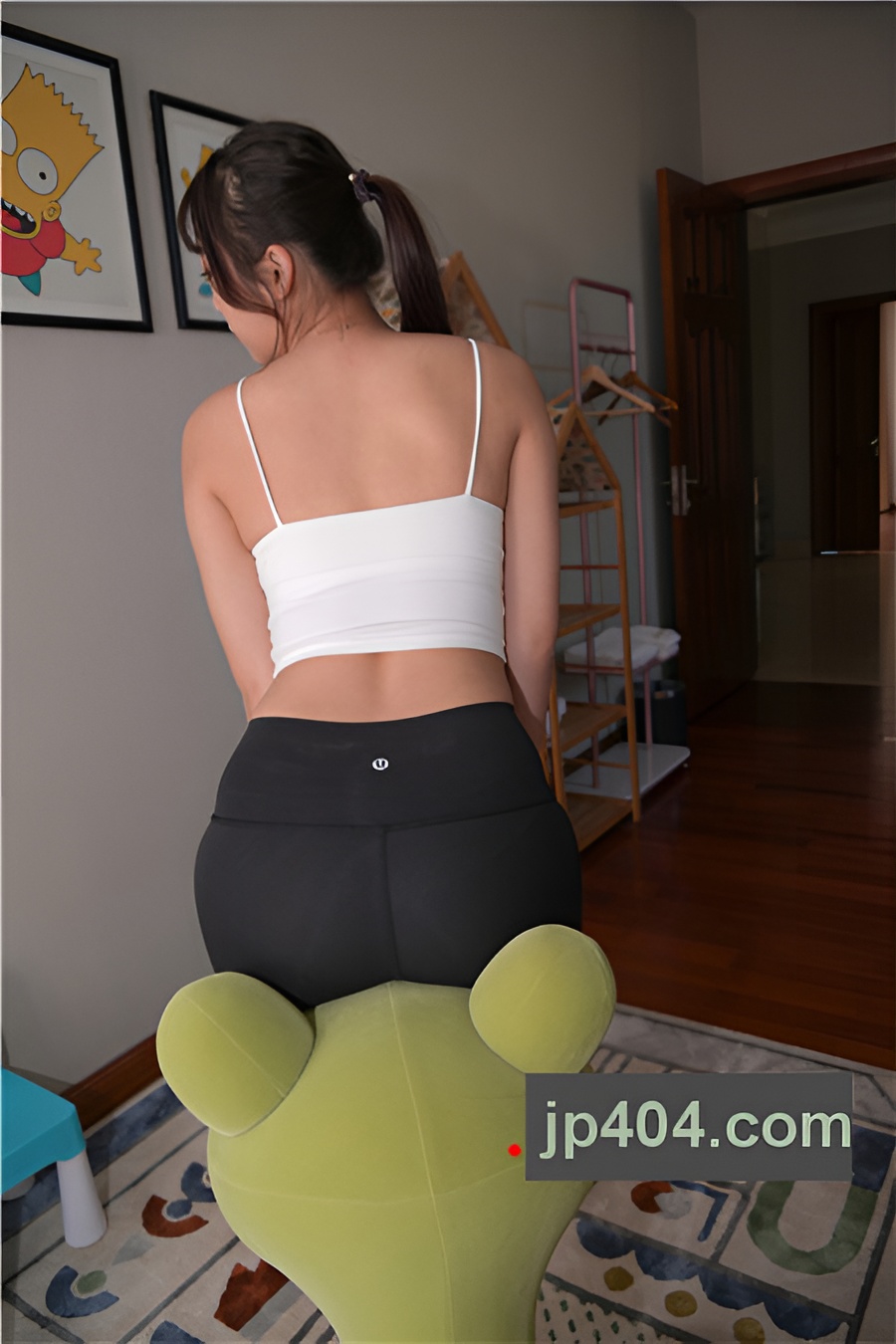 黑色瑜伽裤美女 【套图+视频】