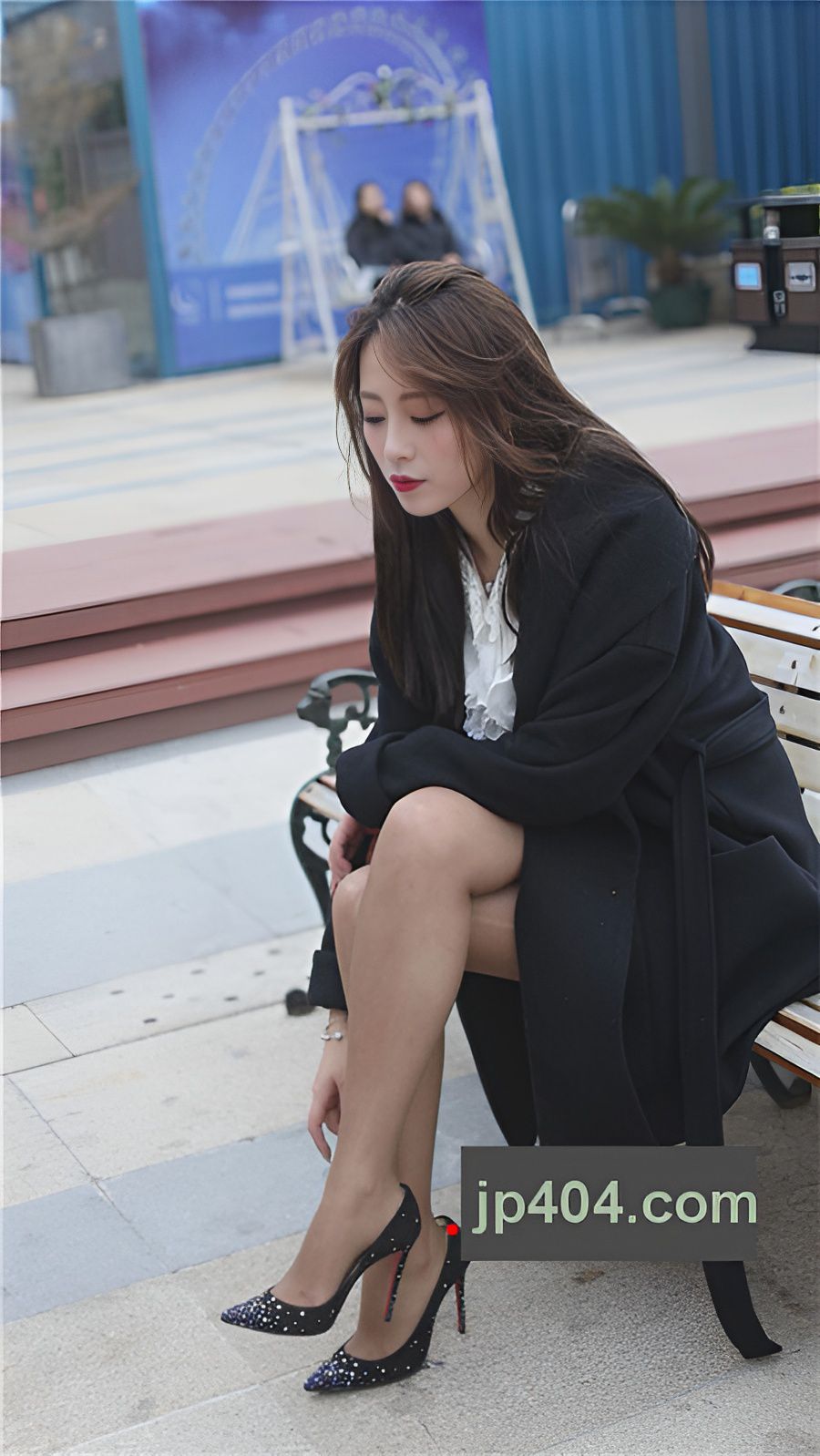 皮短裙高跟丝袜美女 【套图+视频】