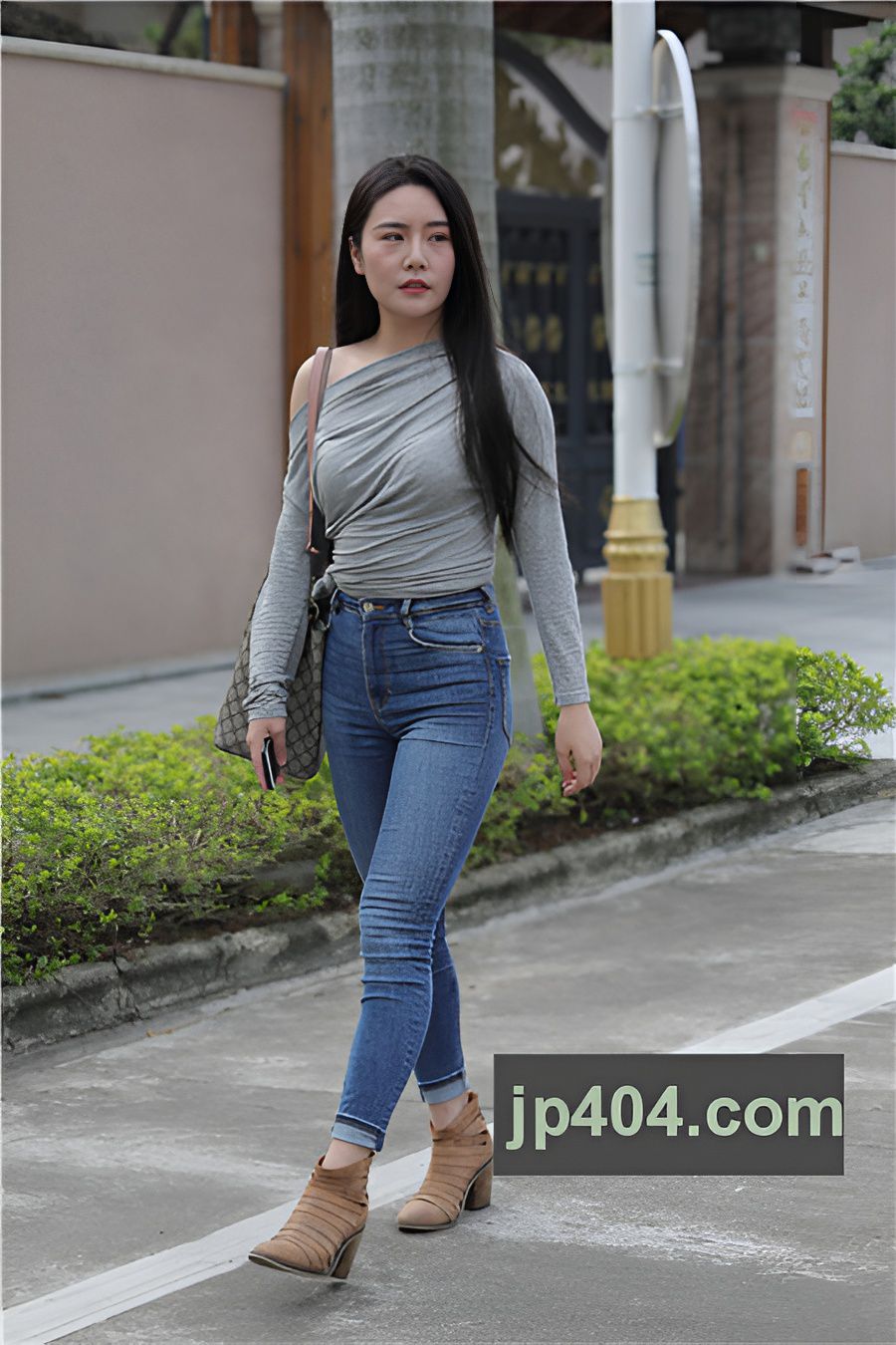 极品居家紧牛美少妇【套图+视频】