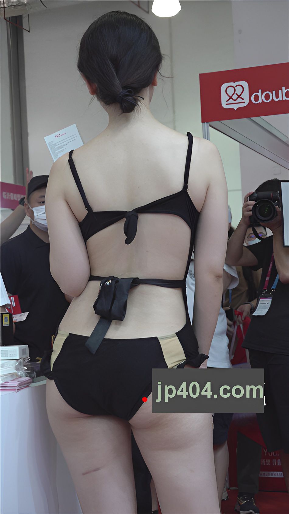 性感的丰腴模特美女[1.99G/MP4]