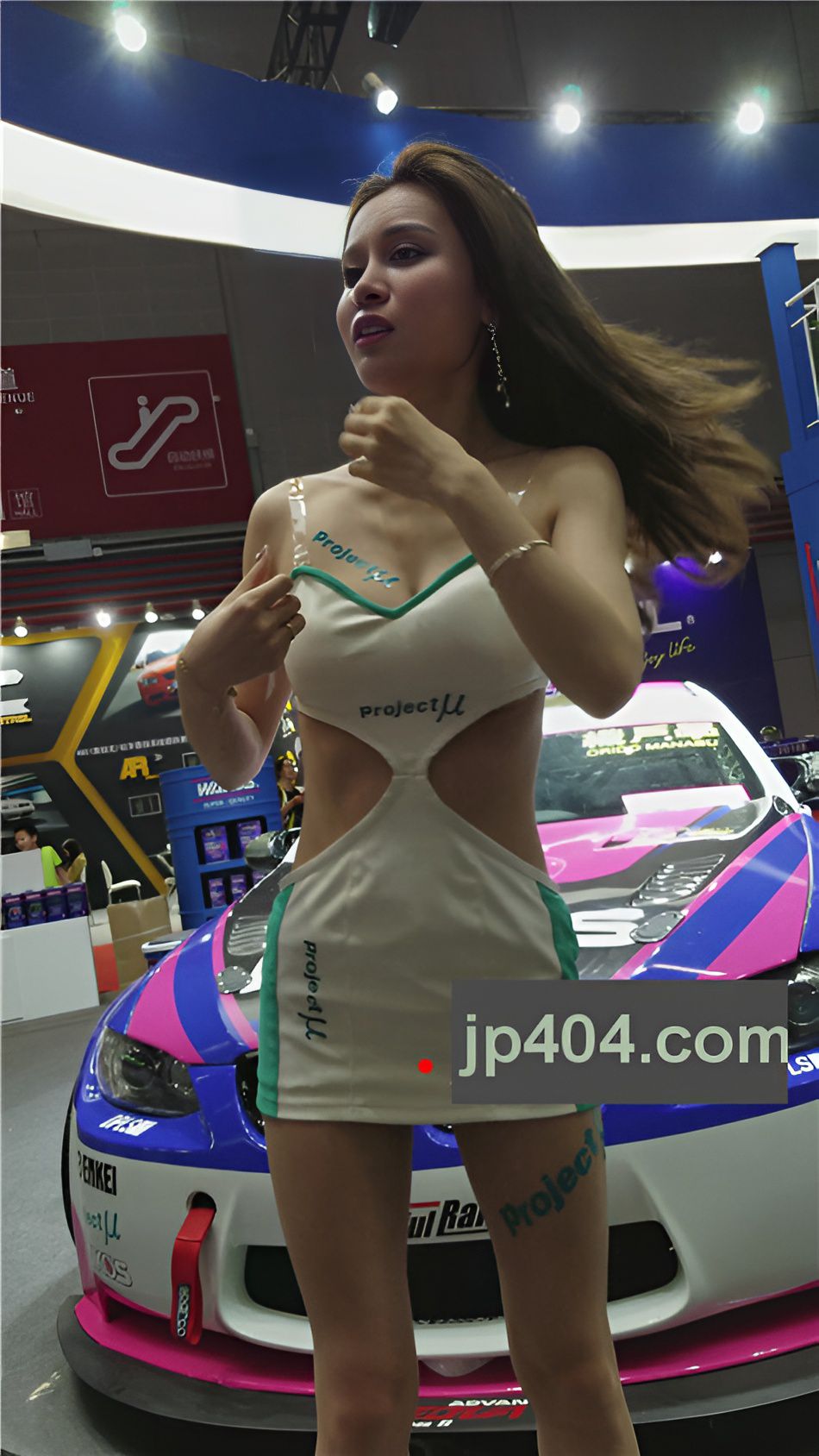 吊带车模美女[821M/MP4]