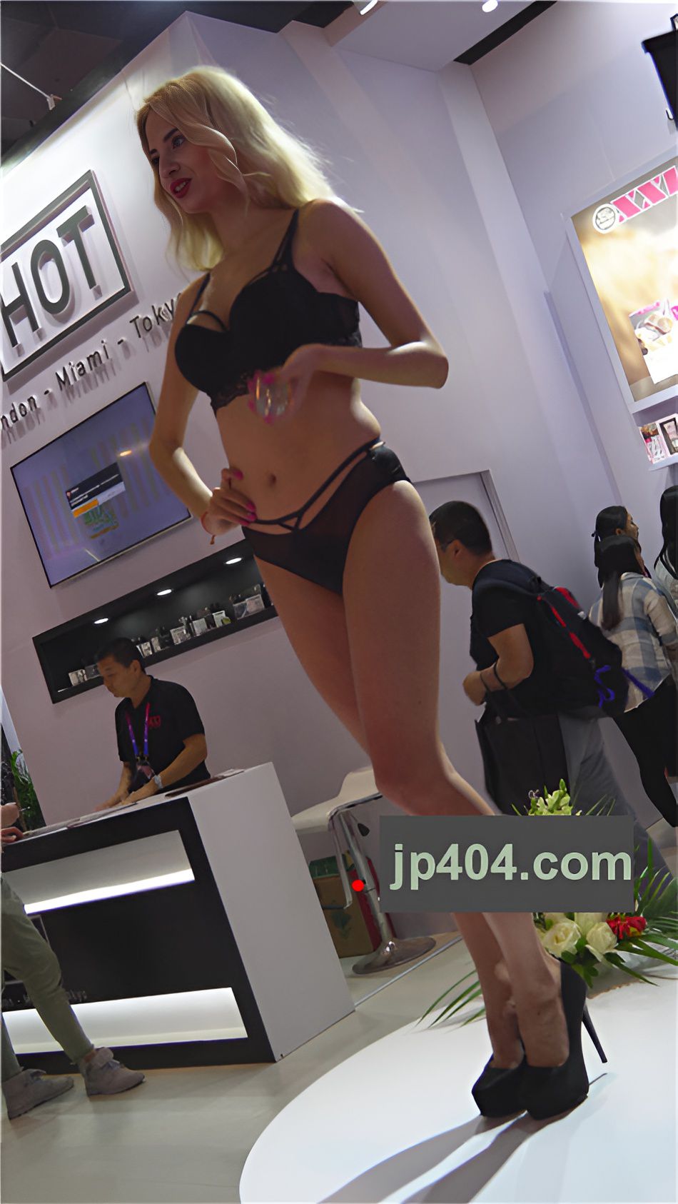 漂亮的洋妞美模[1.55G/MP4]