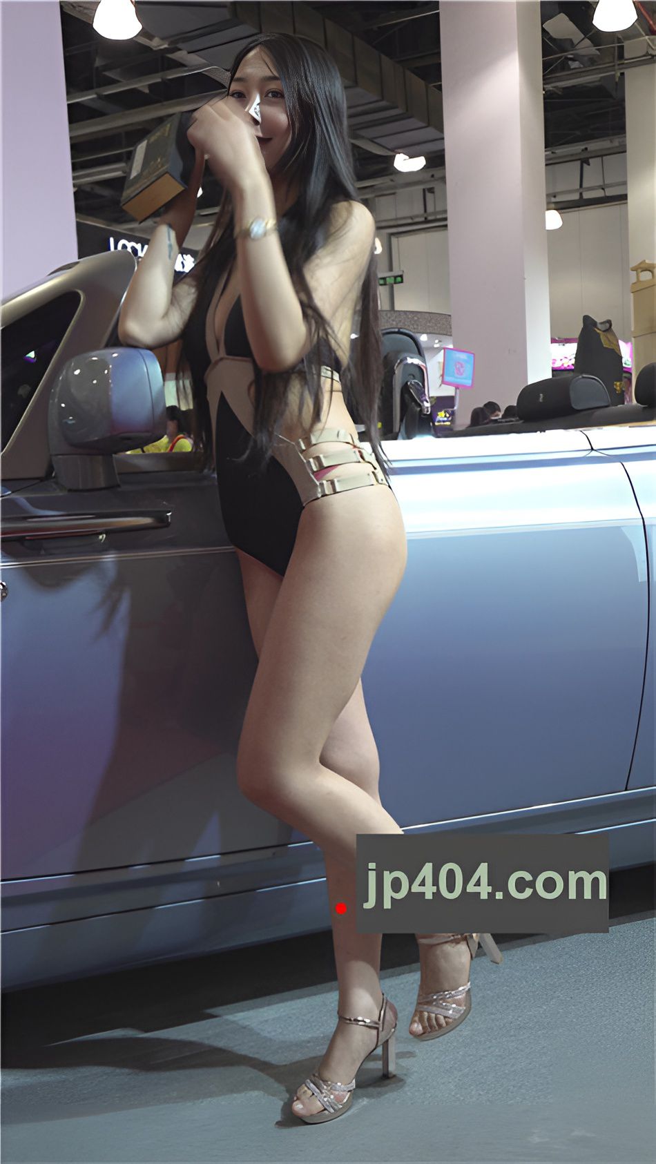 漂亮的泳装展模美女[2.21G/MP4]