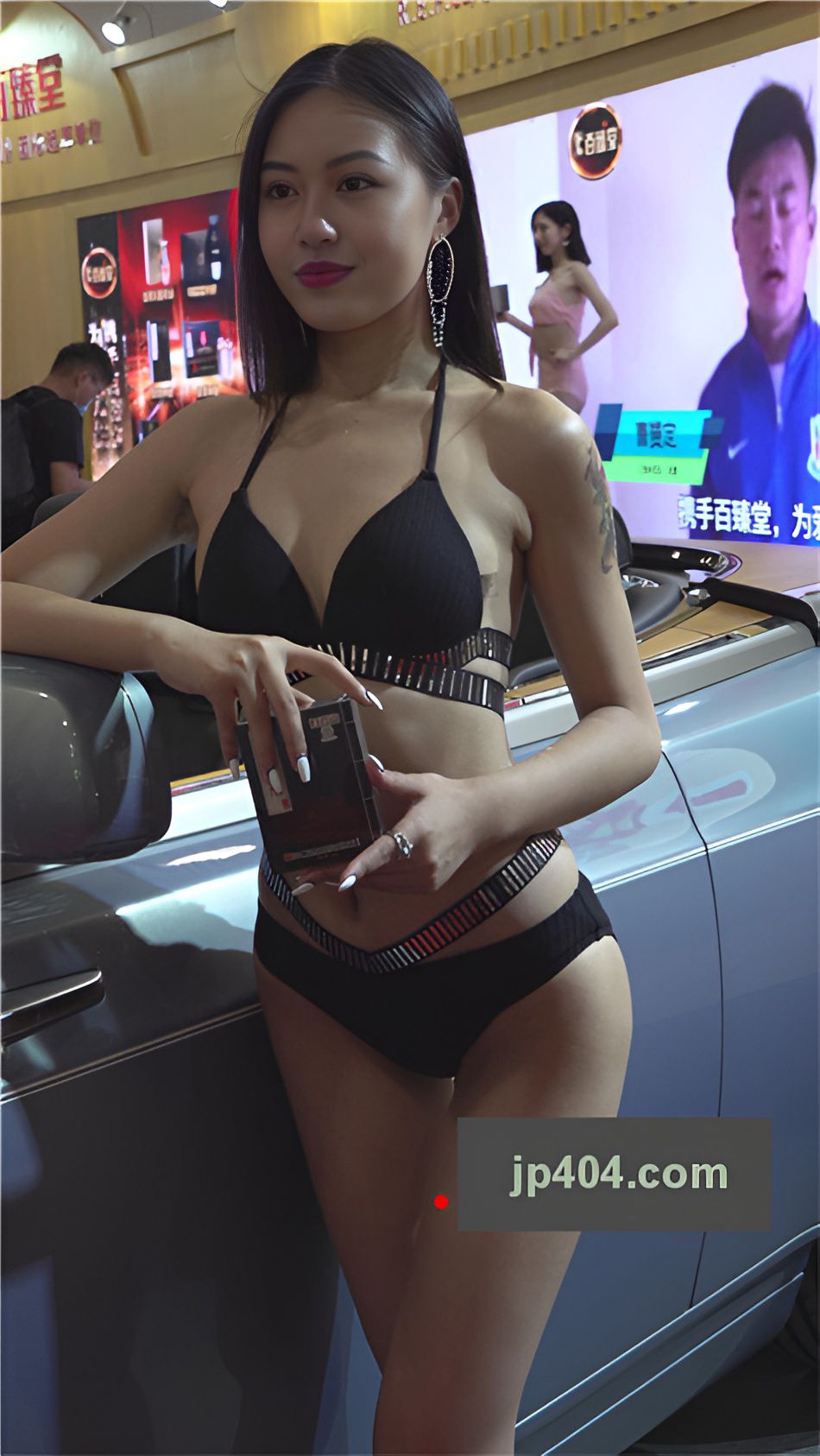 漂亮的黑色比基尼美眉[1.95G/MP4]