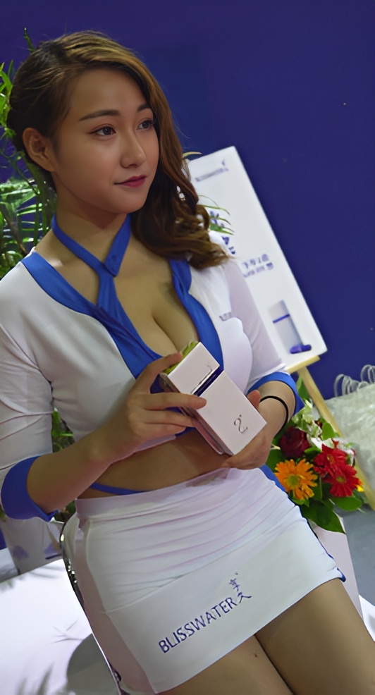 漂亮的模特小姐姐[1.57G/MP4]