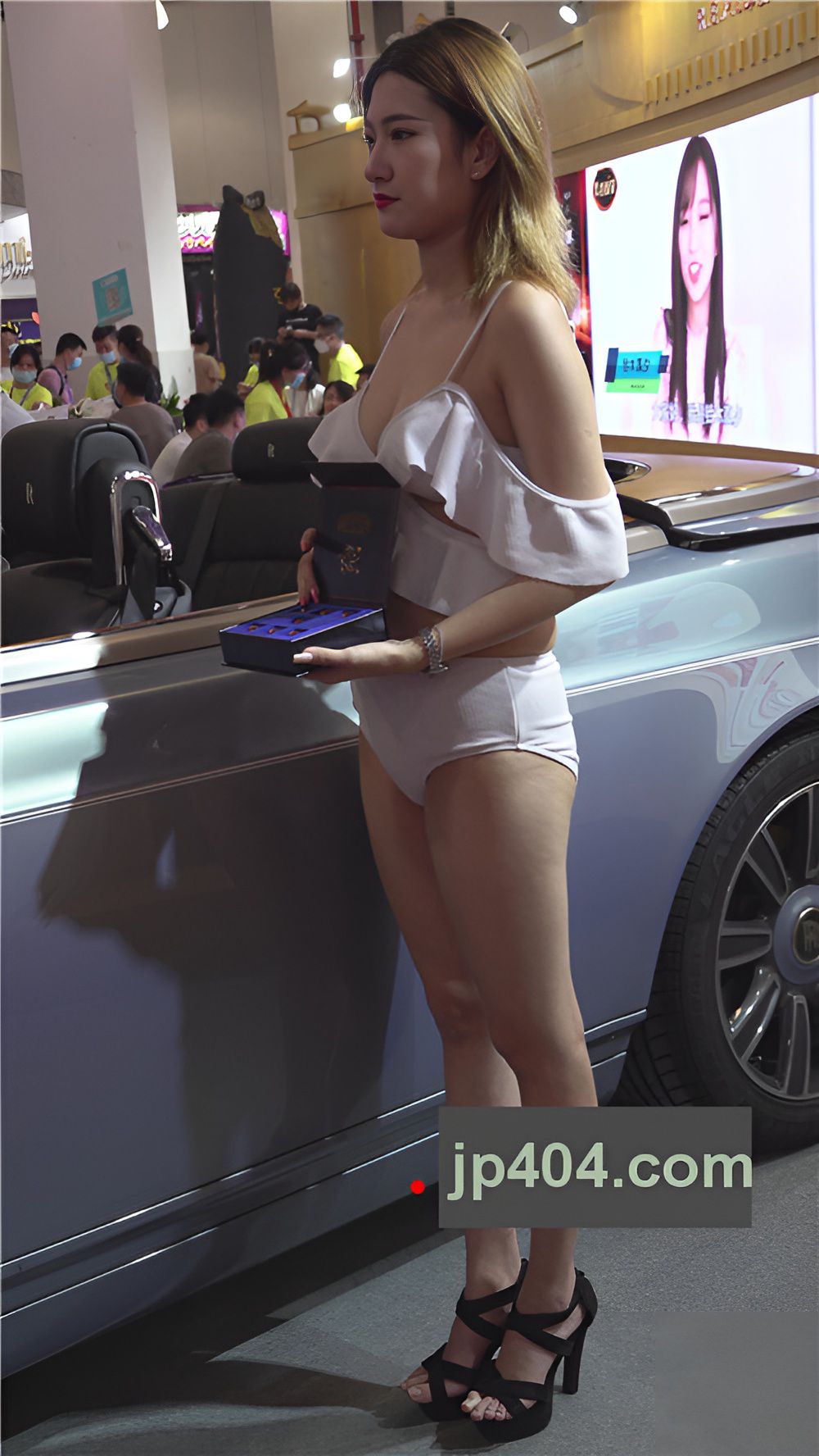 性感的吊带美模[3.21G/MP4]