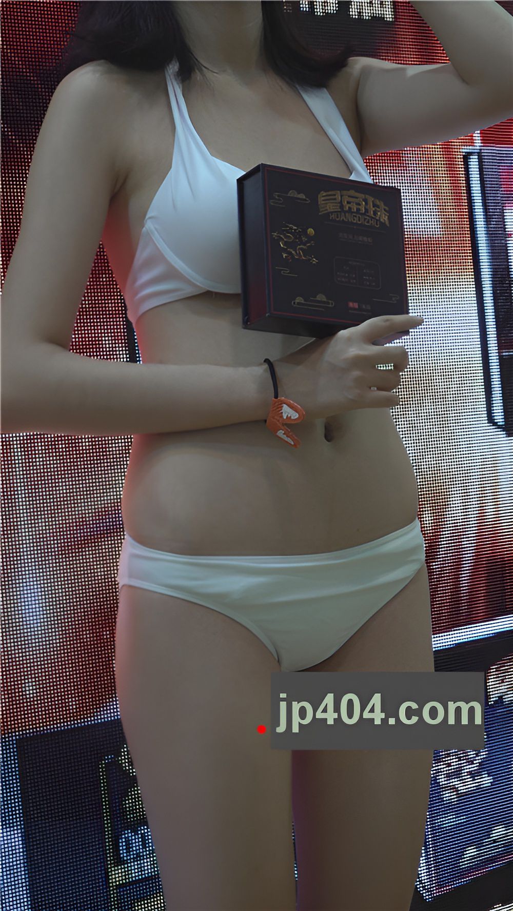 白色比基尼成展美女[1.12G/MP4]