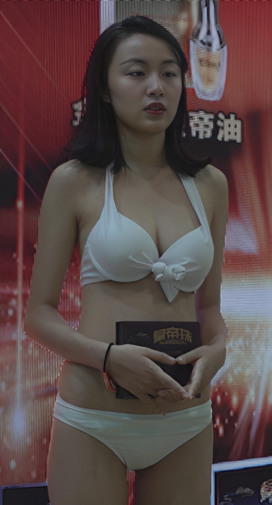 白色比基尼成展美女[1.12G/MP4]