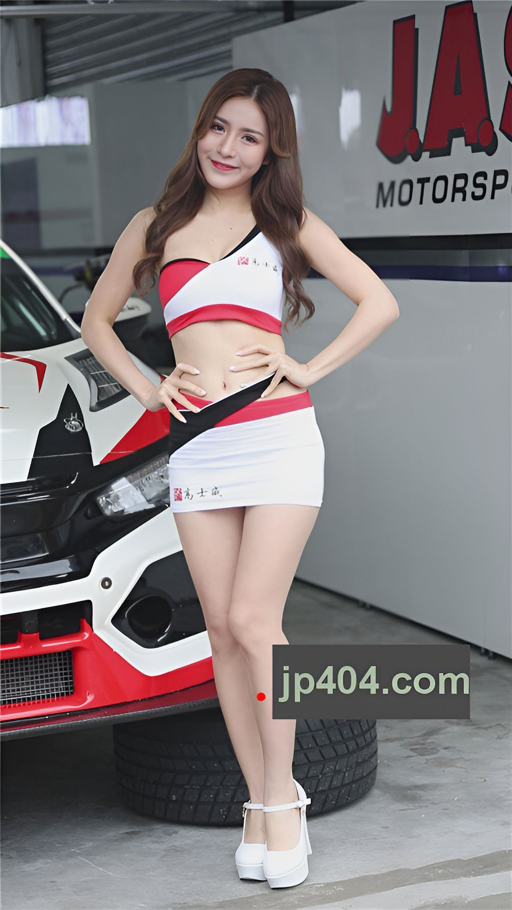 漂亮的车模小姐姐[1.73G/MP4]