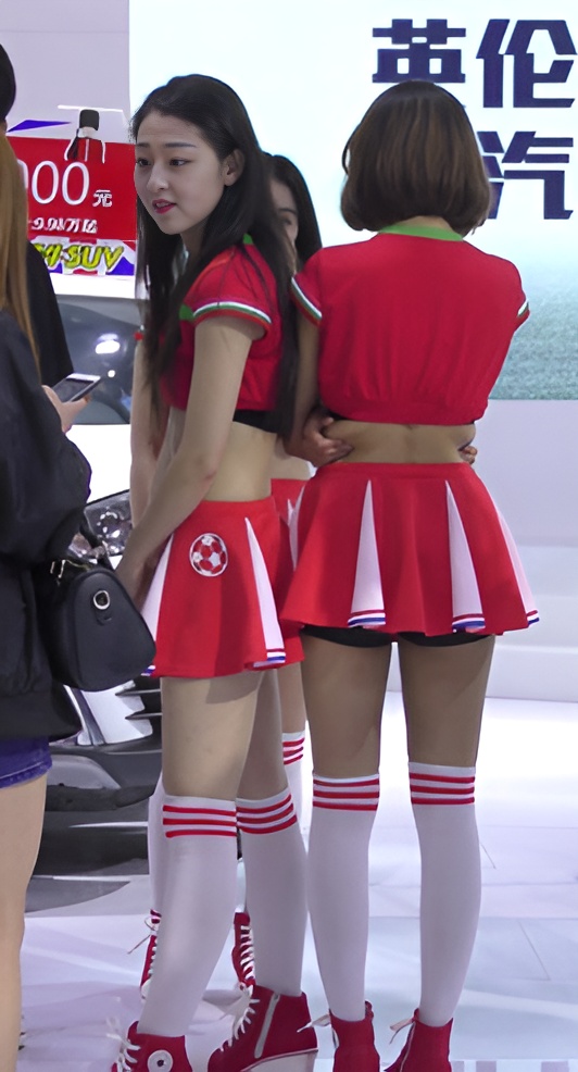 车展热舞的短裙美女[1.59G/MP4]