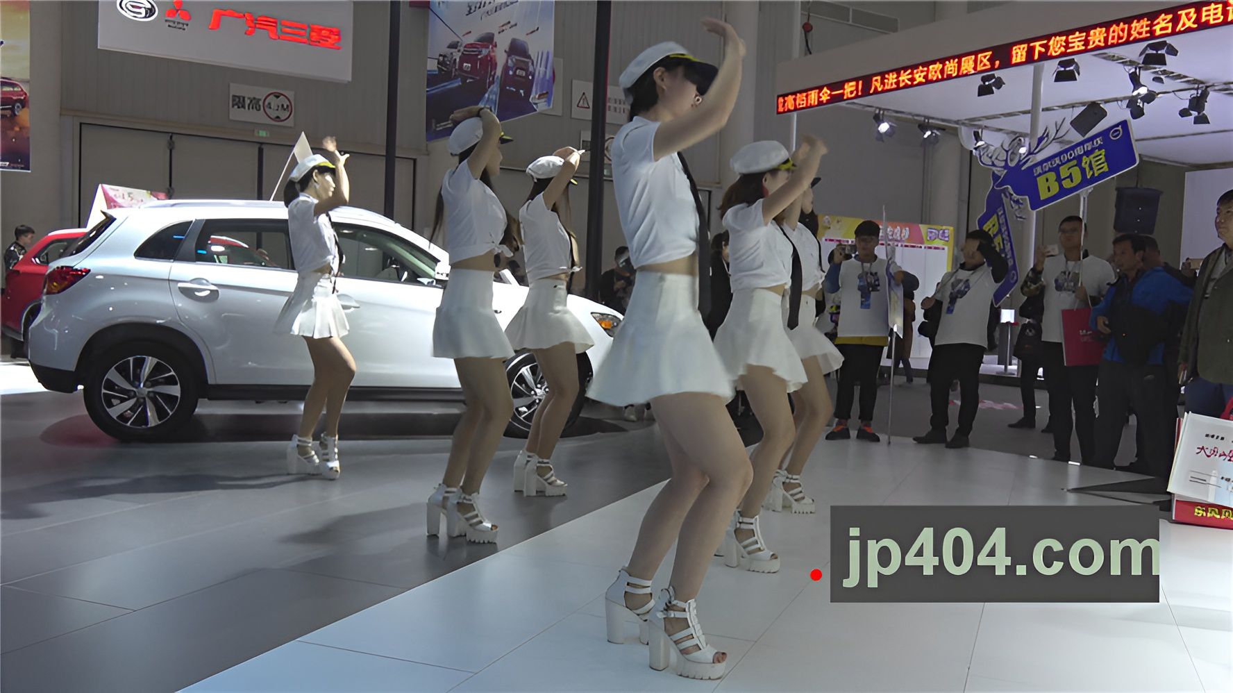 车展热舞的小姐姐[1.97G/MP4]