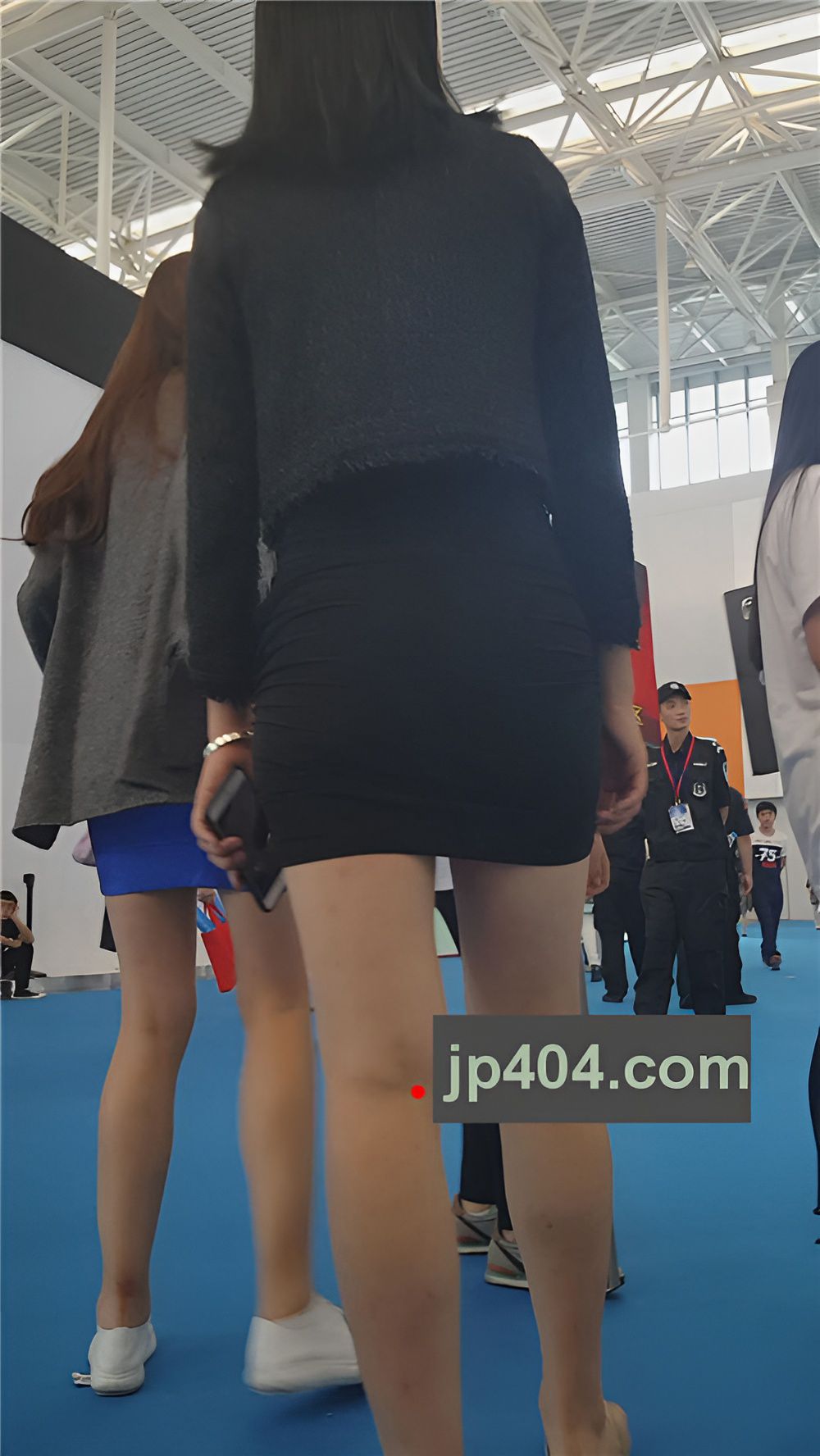 黑色连体包臀裙美模[1.16G/MP4]