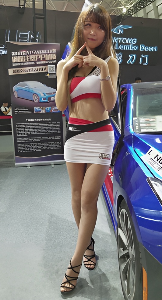 可爱的车模小美女[599M/MP4]