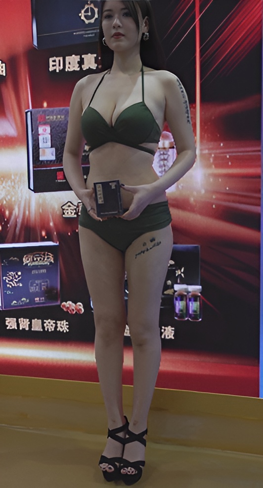 绿色泳装小姐姐[1.28G/MP4]