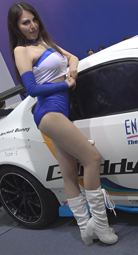 长发丰腴美女[495M/MP4]