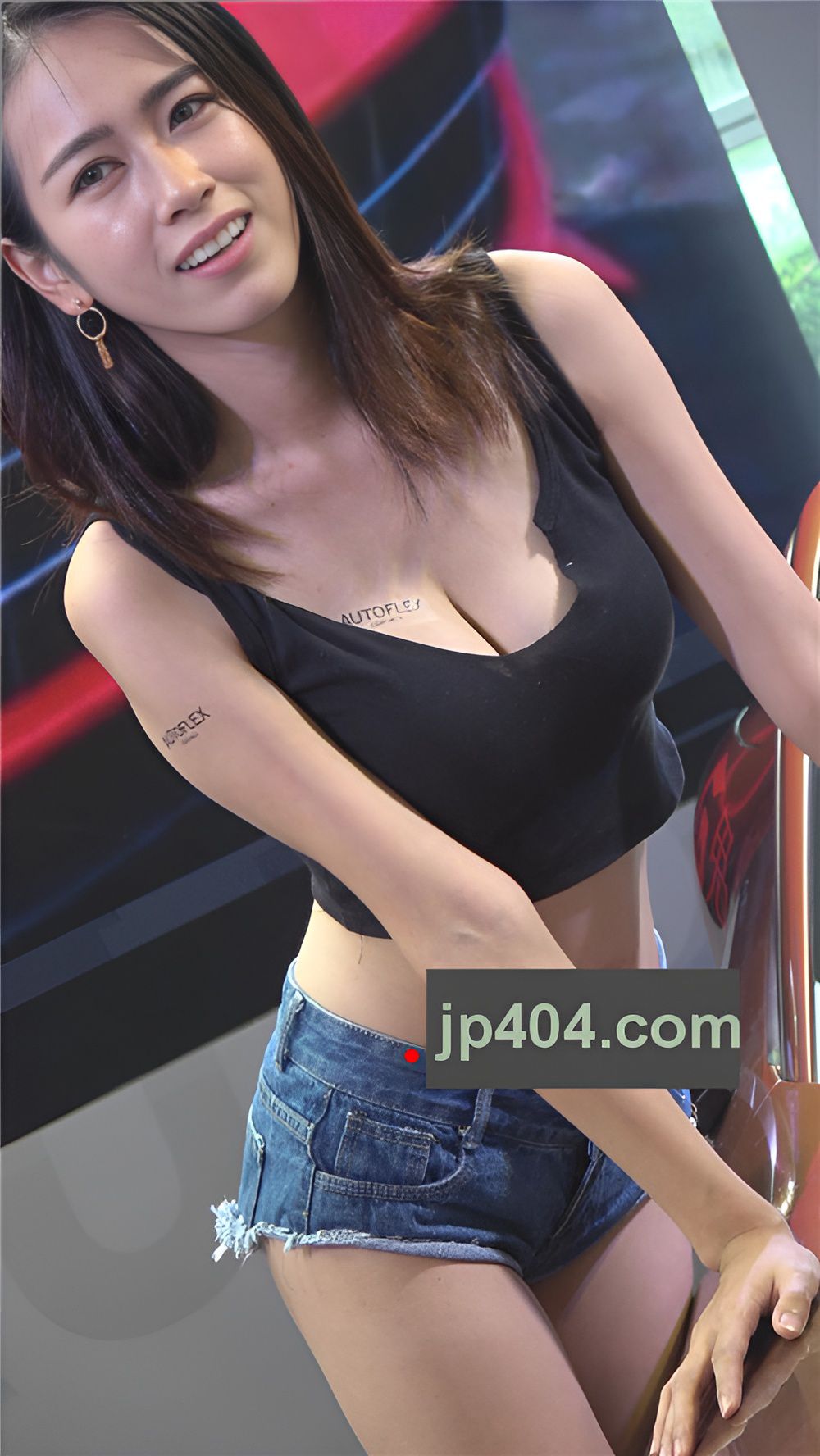 热裤车模小姐姐[406M/MP4]