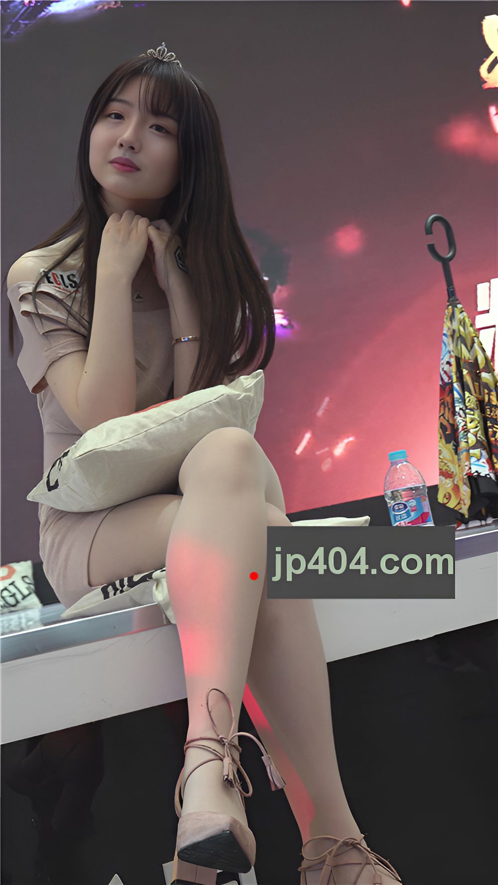 漂亮的美腿小姐姐[468M/MP4]