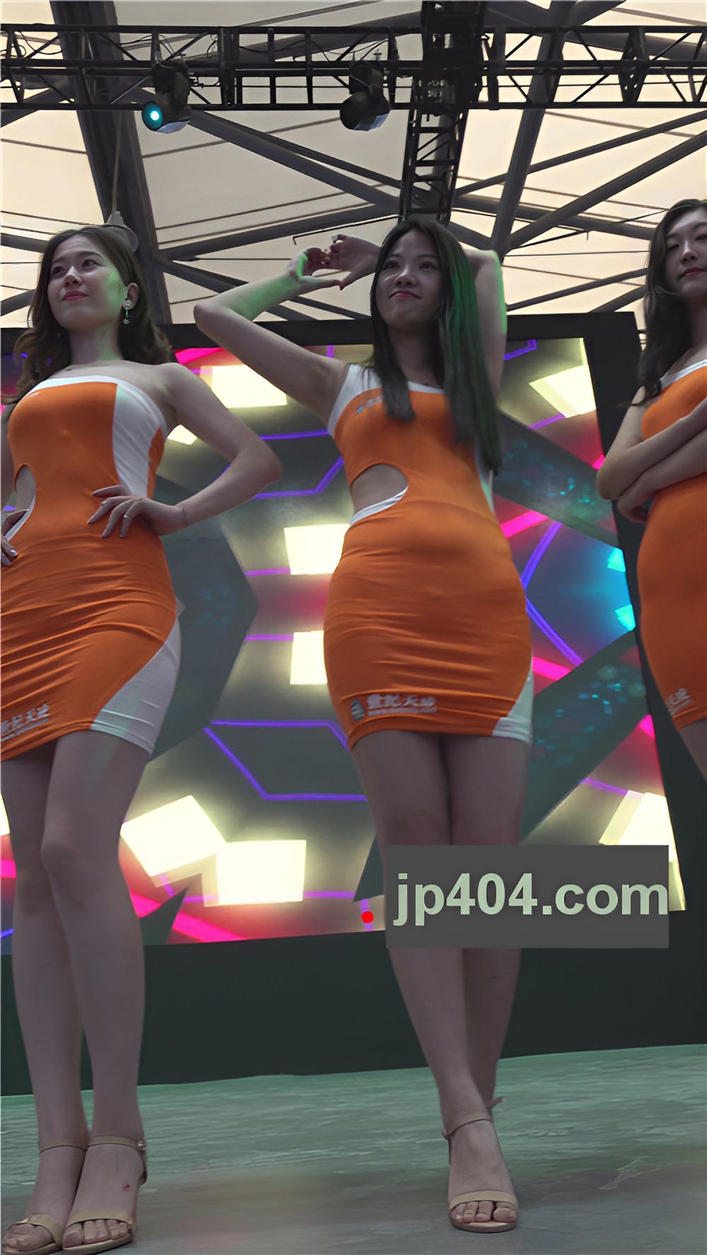 漂亮的包臀裙模特[582M/MP4]