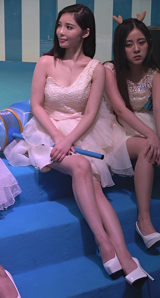 白嫩长腿美女[366M/MP4]