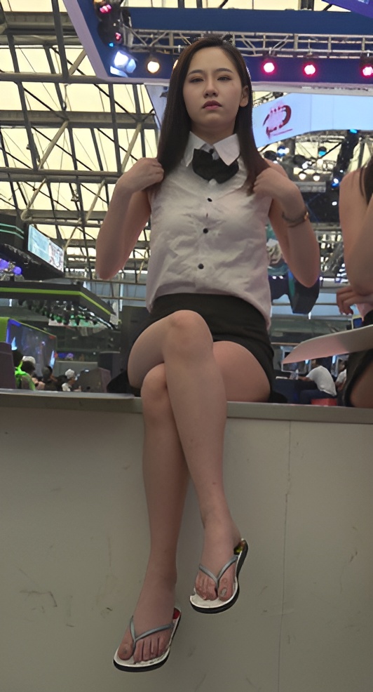 漂亮的美女小姐姐[1.08G/MP4]