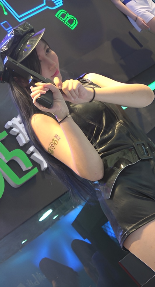 漂亮的模特小姐姐[758M/MP4]